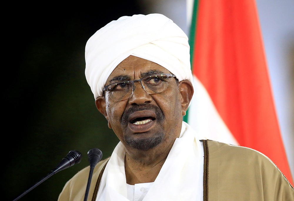 البشير يوجه بتصنيف المبادرات.. وحزبه يعزي أسر الضحايا