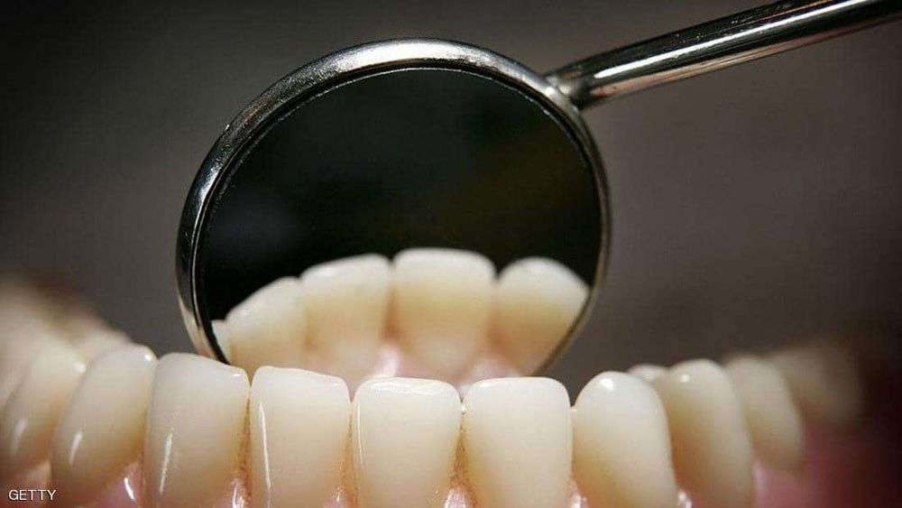  عادات خاطئة تدمر أسنانك.. تخلص منها