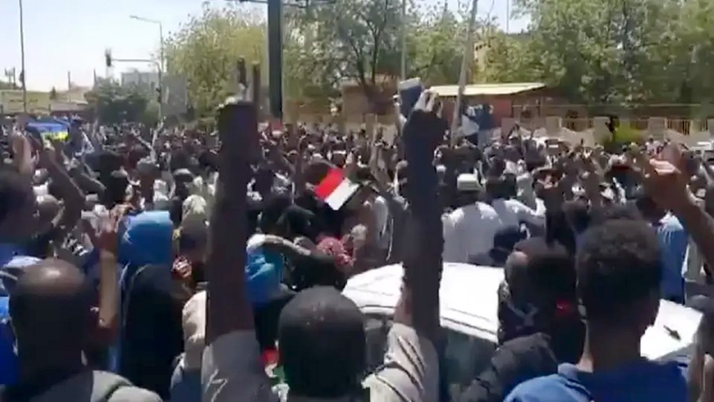 "الأطباء المركزية السودانية": مقتل شاب بتظاهرات أم درمان