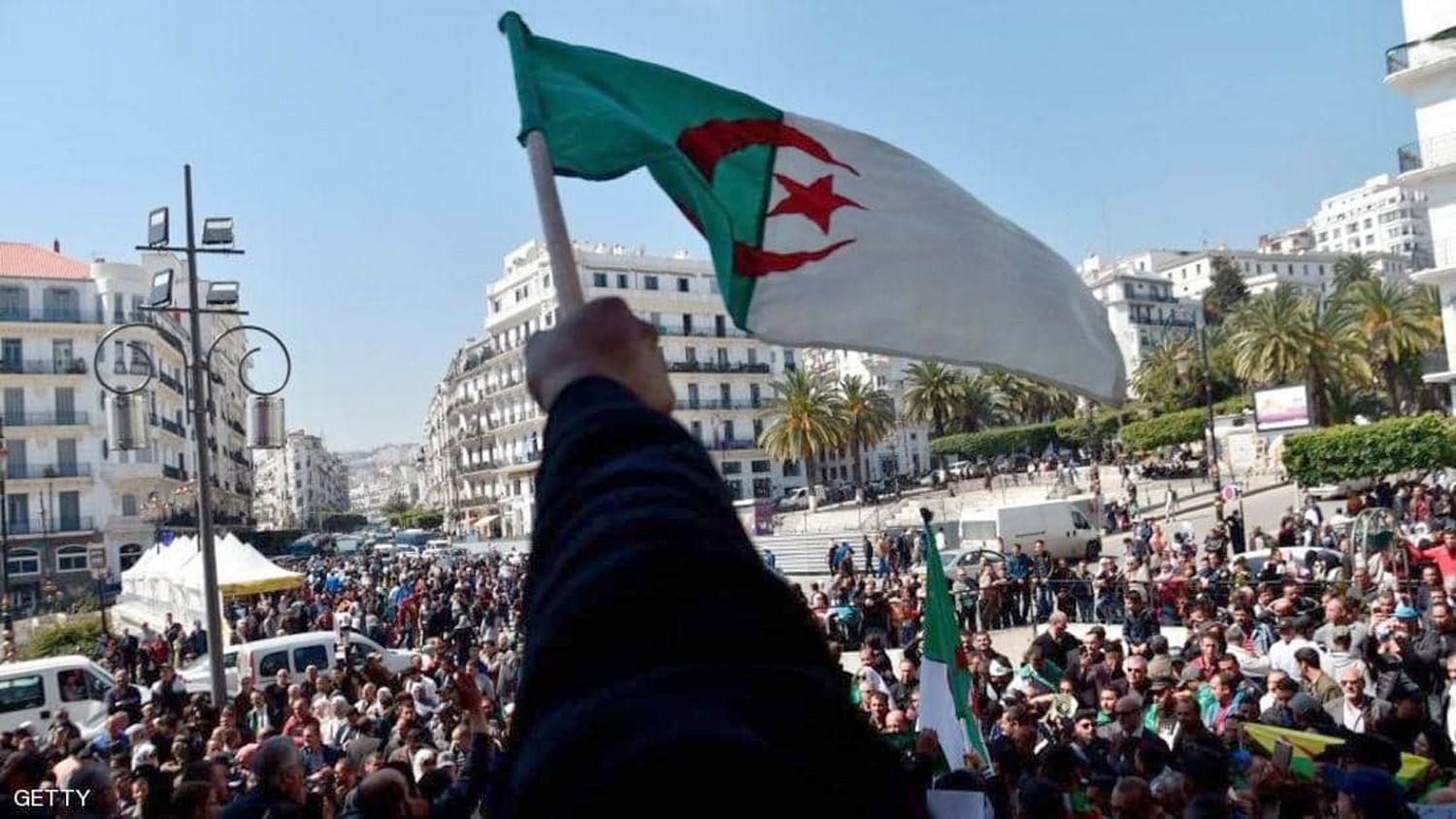 يوم حاسم في الجزائر.. من سيقود المرحلة الانتقالية؟