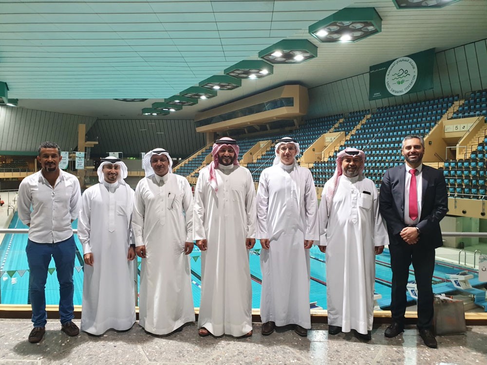 مجبل: نهدف للتعاون المشترك لتطوير رياضة السباحة