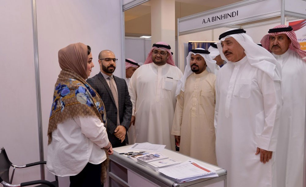 وزير العمل يفتتح معرض التوظيف العام