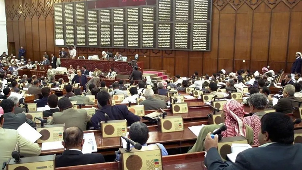 نائبان يمنيان يفران من قبضة الحوثي إلى الشرعية