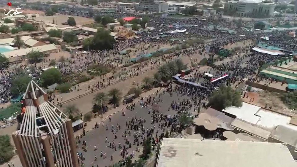 الجيش السوداني يدعو لالتزام حظر التجول.. والمتظاهرون بالشوارع