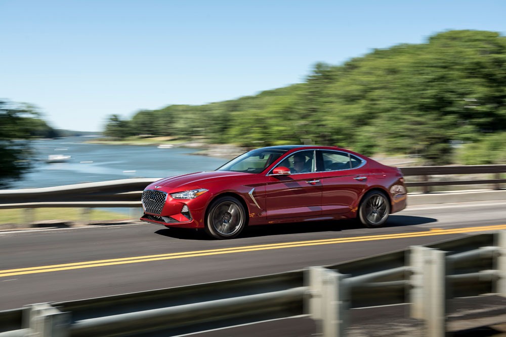 جينيسيس G70  2019 تفوز بجائزة أفضل سيارة جديدة من موقع Autotrader