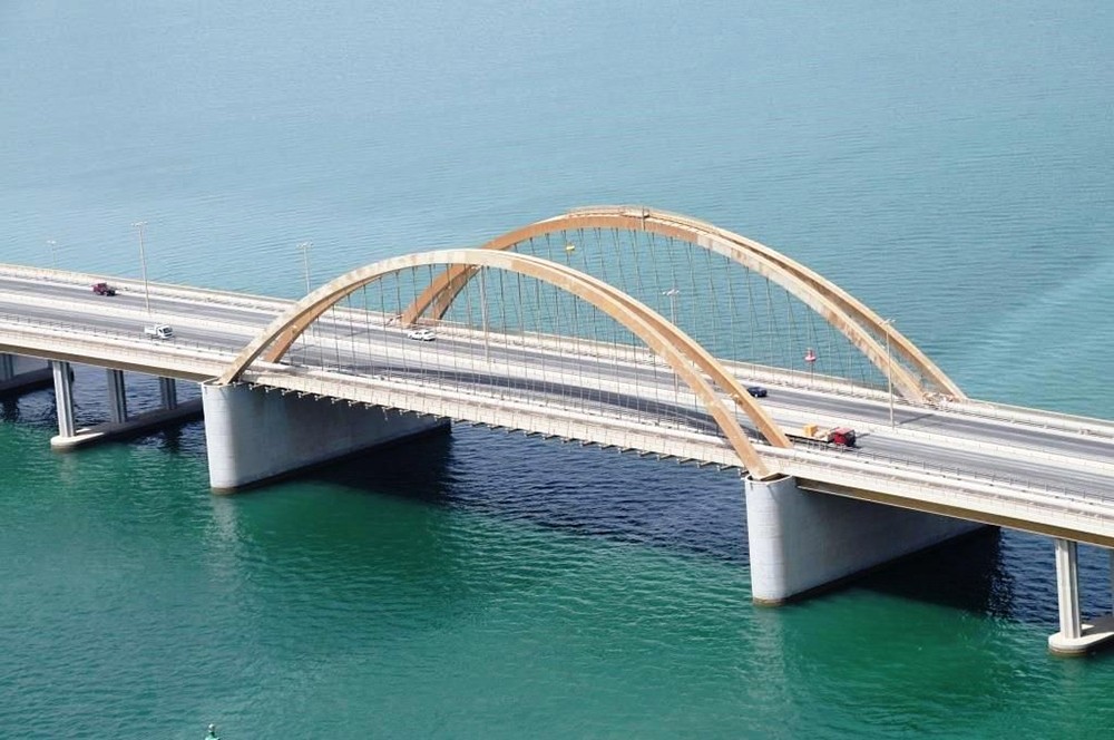 "الأشغال": إنجاز 65 % من أعمال إعادة تأهيل جسر الشيخ خليفة بن سلمان