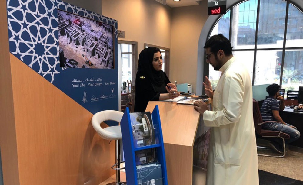دانات اللوزي تستقبل الراغبين في الاستفادة من برنامج (مزايا)