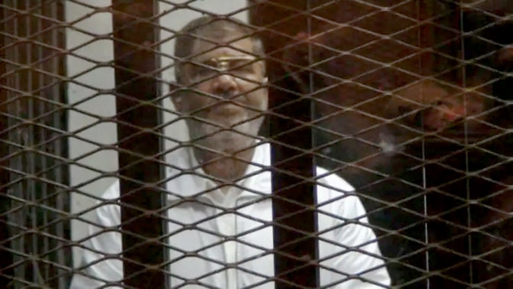 النيابة المصرية: مرسي كان عميلا للحرس الثوري الإيراني