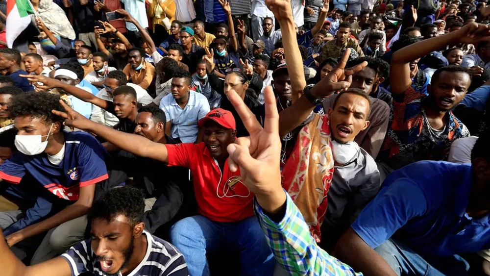 المعارضة السودانية تتمسك باعتصامها.. وخطتها الانتقالية