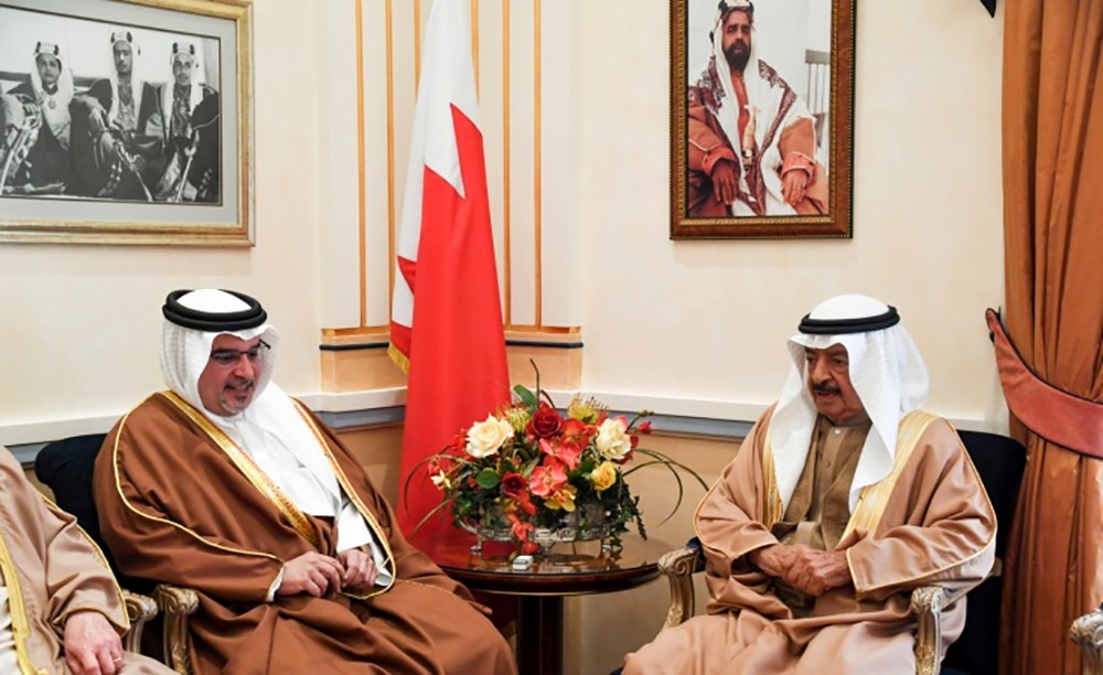سمو رئيس الوزراء وسمو ولي العهد‎: الحكومة لن تتردد في اتخاذ كافة الإجراءات التي تضمن الحفاظ على السلم الأهلي