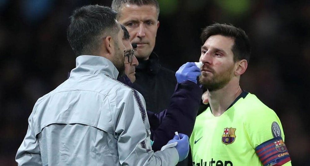 مدرب برشلونة يكشف حالة ميسي قبل "موقعة الشياطين"