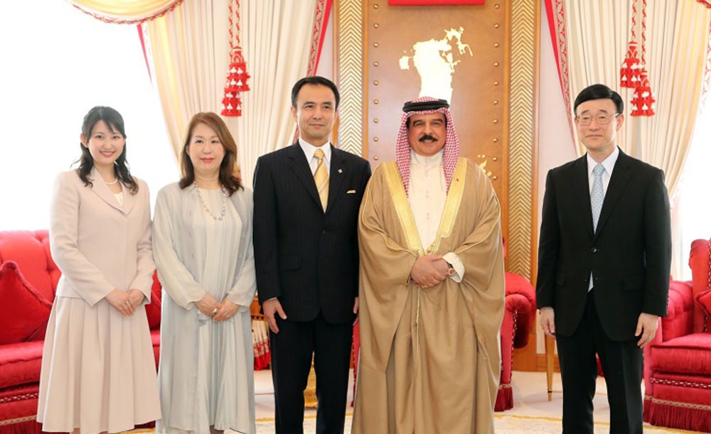 جلالة الملك يستقبل سفير اليابان ووفد جمعية الحجر من أجل السلام