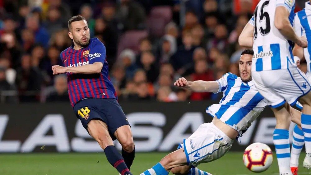 جوردي ألبا ينقذ برشلونة من فخ ريال سوسيداد