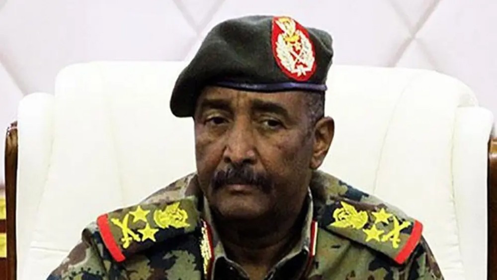 المجلس العسكري السوداني يعد بعبور آمن للمرحلة الحرجة