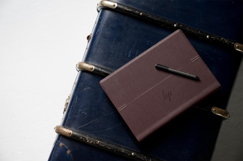 HP تدشن جهاز Spectre Folio في دولة الإمارات