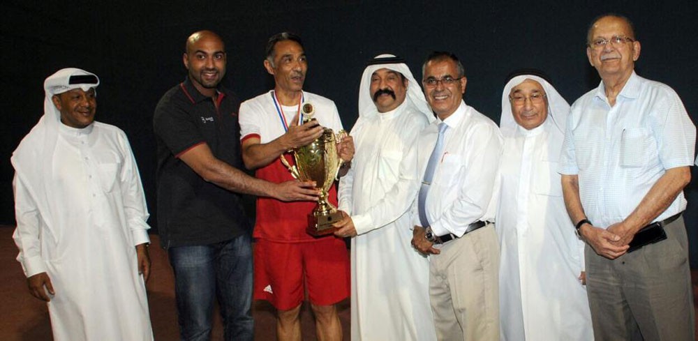 فريق نادي البحرين للتنس يتصدر المجموعة ويحلق بالمركز الأول