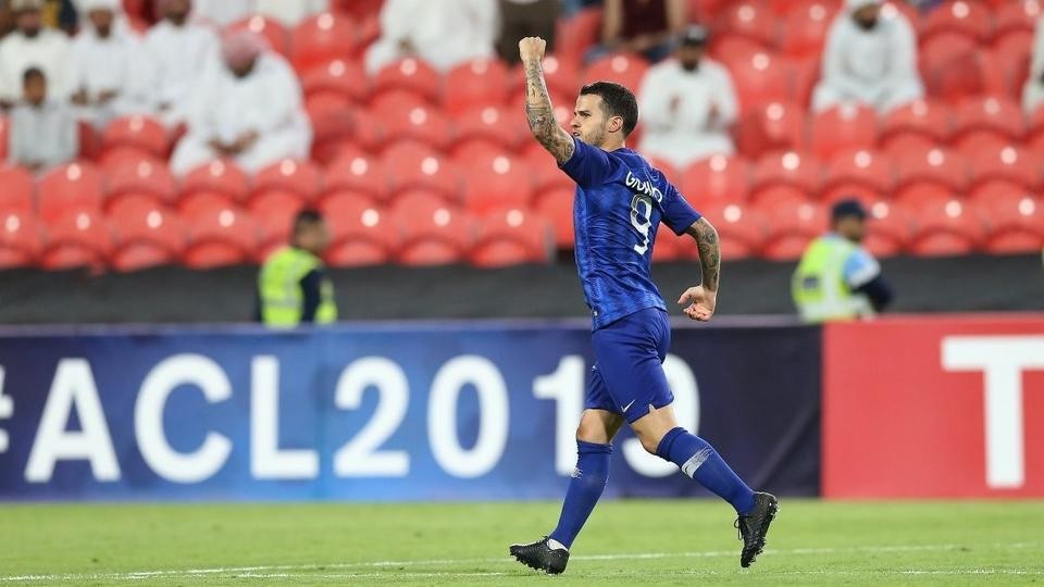 بهدف جوفينكو.. الهلال يُسقط الاستقلال ويقترب من التأهل