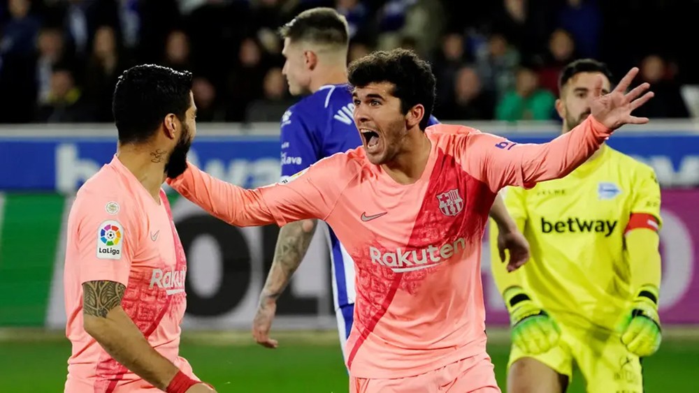 برشلونة يهزم ألافيس ويقترب من حسم اللقب
