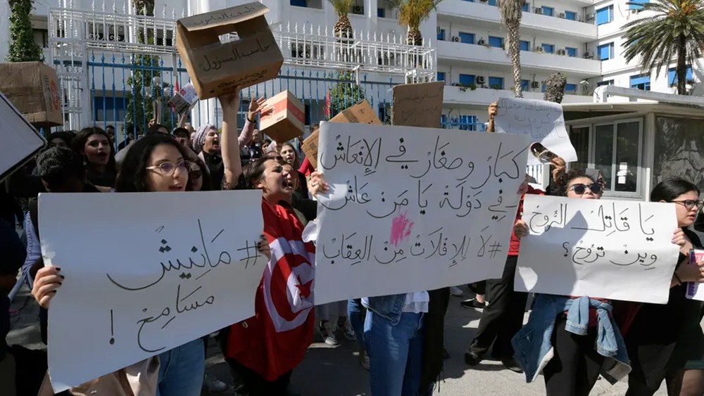 "تعفّن الغذاء" وراء وفاة 14 رضيعاً تونسياً