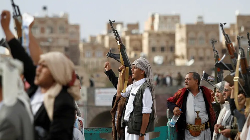 الحوثي يهدد وزراء "المؤتمر الشعبي" بمحاكمتهم في تهم فساد