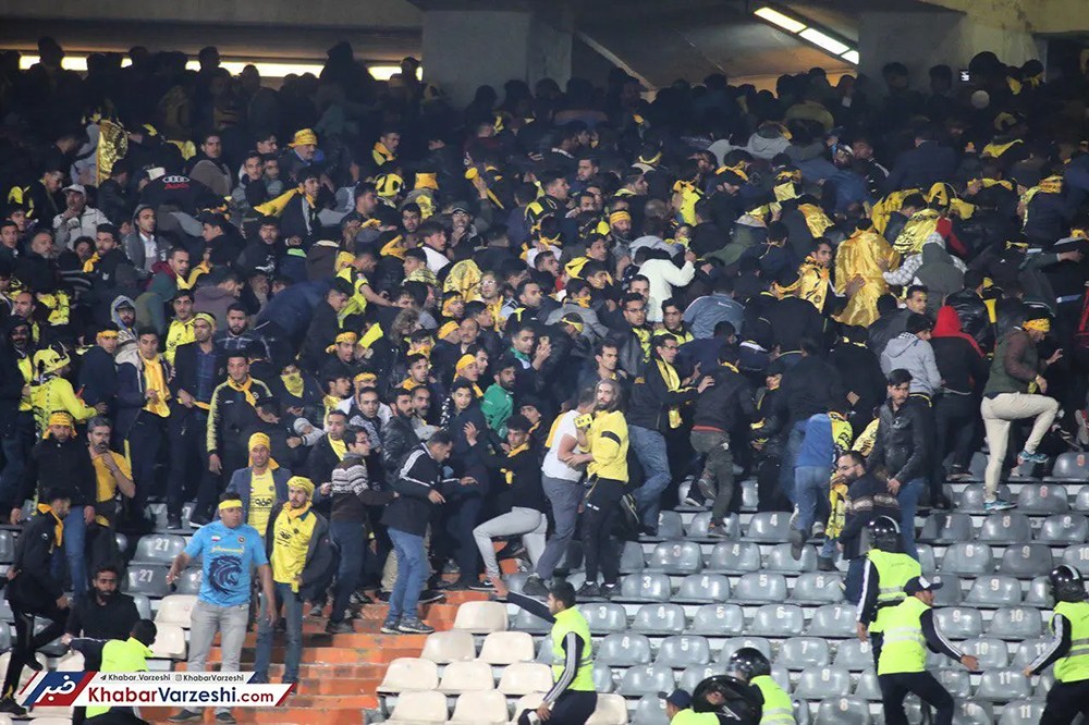 مقتل شخص وجرح 245 باشتباكات بين مشجعي فريقين إيرانيين