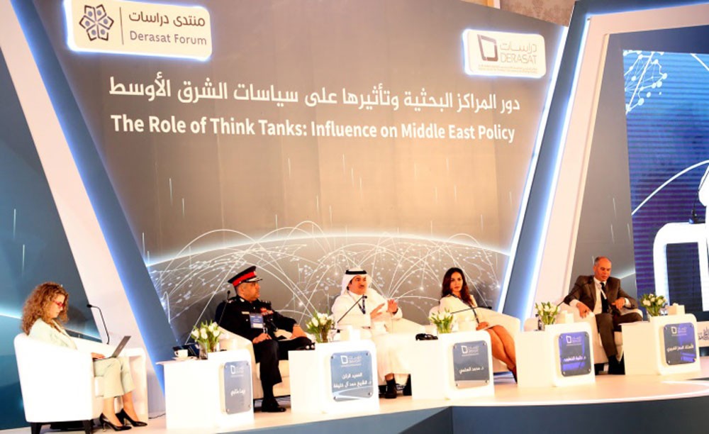 مشاركون يدعون المراكز البحثية إلى الاضطلاع بدور أكبر في صنع القرار
