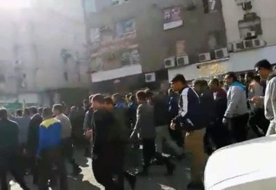 الأمن الإيراني يهاجم متظاهرين صودرت أموالهم