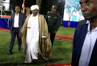 السودان.. استجواب البشير بتهم غسيل أموال وتمويل الإرهاب