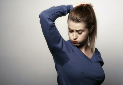 5 نصائح تخفف من "إحراج" التعرق الزائد