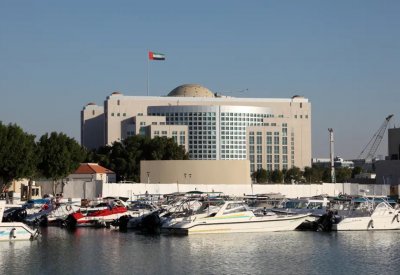 الإمارات تفرج عن زورق عسكري قطري