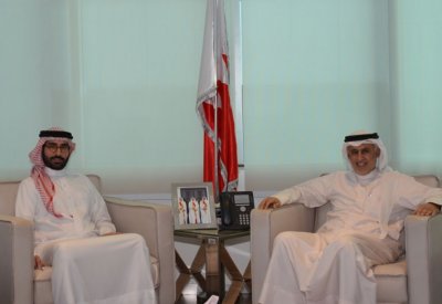 وزير الصناعة يجتمع بوزير شؤون الشباب