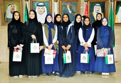 طالبات "المعرفة الثانوية" يطلعن على التخصصات الأكاديمية بجامعة الخليج