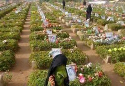 الحوثي يفتتح مقبرة جديدة لقتلاه داخل حرم جامعة ذمار!