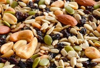 لهذه الأسباب ينصح بتناول المكسرات عند السحور