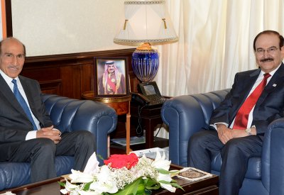الوزير ميرزا يستعرض مع الدكتور عبدالعزيز أبل مجالات التعاون مع مجلس الشورى