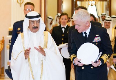 سمو رئيس الوزراء يستقبل قائد القوات البحرية بالقيادة المركزية الأمريكية‎