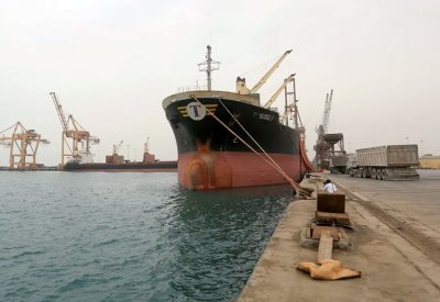 الحديدة.. الحكومة تتمسك بمراقبة الانسحاب من الموانئ