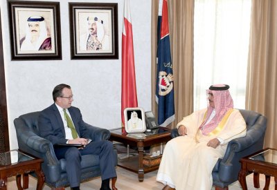 معالي وزير الداخلية يبحث مع السفير الأمريكي عددا من الموضوعات ذات الاهتمام المشترك
