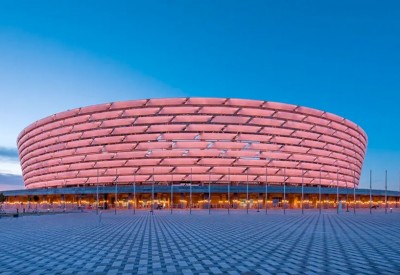 أرسنال يطلب تفسيراً لإقامة نهائي الدوري الأوروبي في باكو