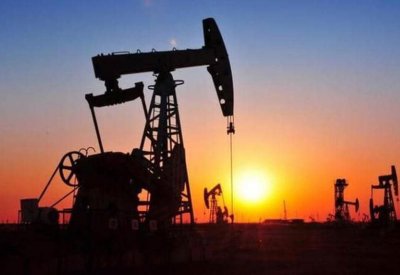 النفط يرتفع لرابع جلسة على التوالي