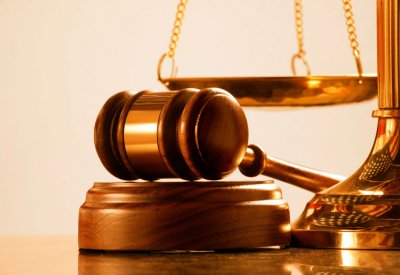 6 سنوات لشاب سرق هاتفين وزور مستندات واستعمل بطاقة شخص آخر