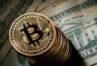 العملة المشفرة Bitcoin تهبط بشكل حاد بعد تعاف لسبعة أسابيع