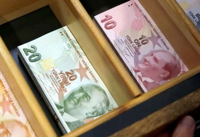 تركيا.. الليرة تهوي وشكوك حول خطة الـ 40 مليار ليرة
