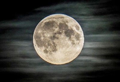 ناسا تبدأ التحضير لإرسال كبسولة مأهولة إلى القمر