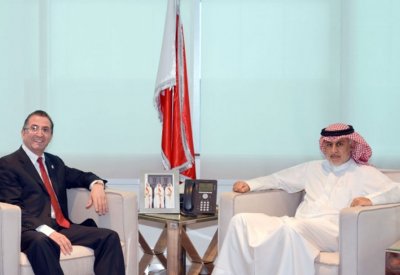 الوزير الزياني يستقبل القنصل الفخري السويسري لدى البحرين