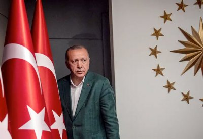 سوء إدارة أردوغان يثير قلق المستثمرين ويهبط بالاحتياطي