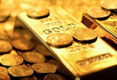 أونصة الذهب تسجل أدنى مستوى بأسبوعين مع قوة الدولار