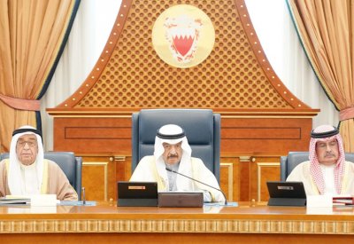 سمو رئيس الوزراء يدين بشدة ما تثيره بعض المواقع الالكترونية من محاولات للنيل من صلابة النسيج الاجتماعي 