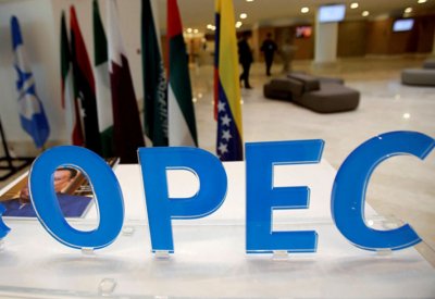 النفط يواصل الصعود بدعم إصرار "أوبك +" على خفض الإنتاج
