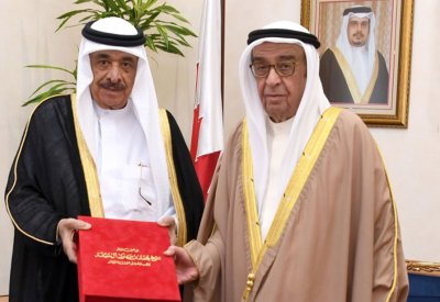 محمد بن مبارك يستقبل محمد حسن كمال الدين